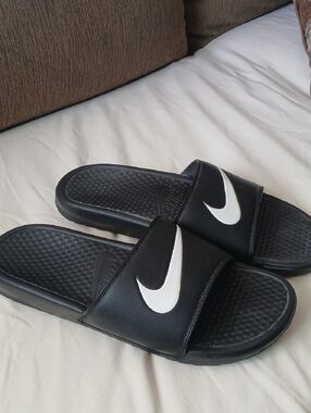 Nike Benassi Slides Black & White